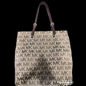 MK Michael Kors Jet Set Tote Handbag